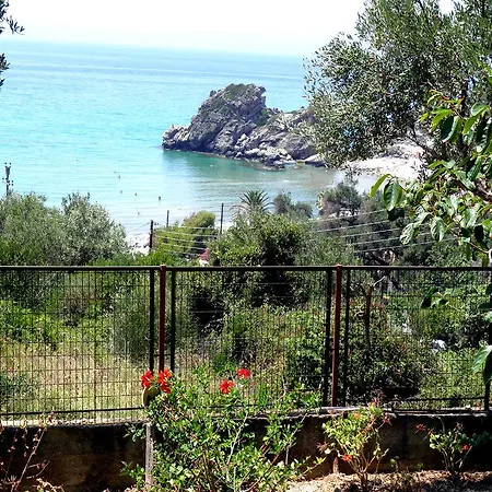 Akis Kontogialos-pelekas 佩雷卡斯