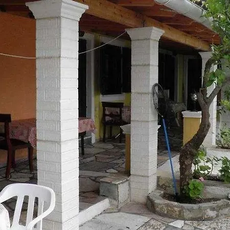 Akis Kontogialos-pelekas 公寓