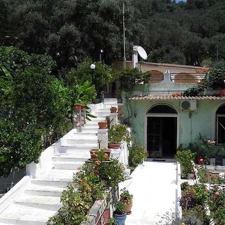 Akis Kontogialos-pelekas 公寓 *