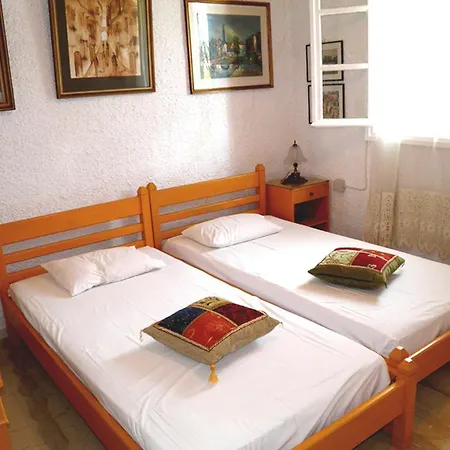 Apartment Akis *