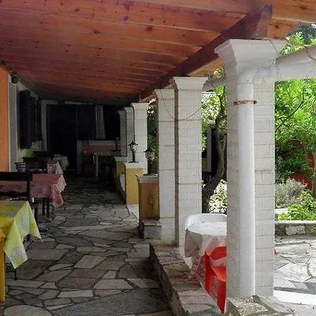 Akis Kontogialos-pelekas Apartament *