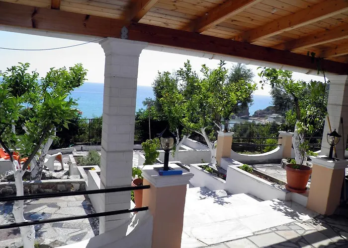 Akis Kontogialos-pelekas * Pelekas