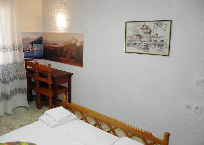 Akis Kontogialos-pelekas