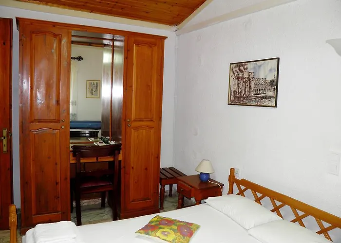 Akis Kontogialos-pelekas