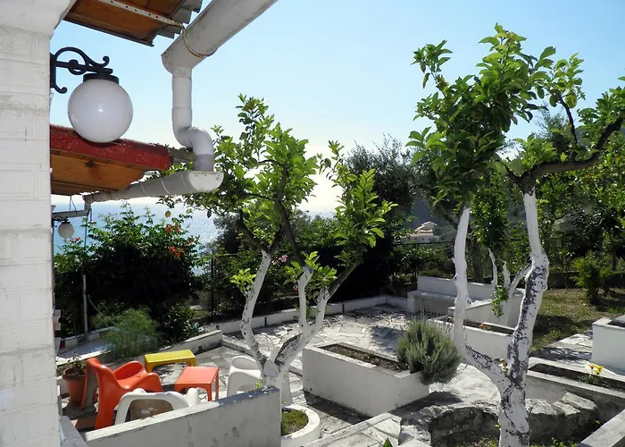 Akis Kontogialos-pelekas Apartmán