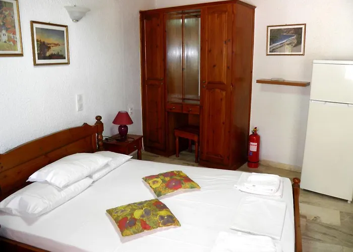 Akis Kontogialos-pelekas *