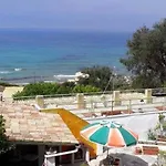 Akis Kontogialos-pelekas *